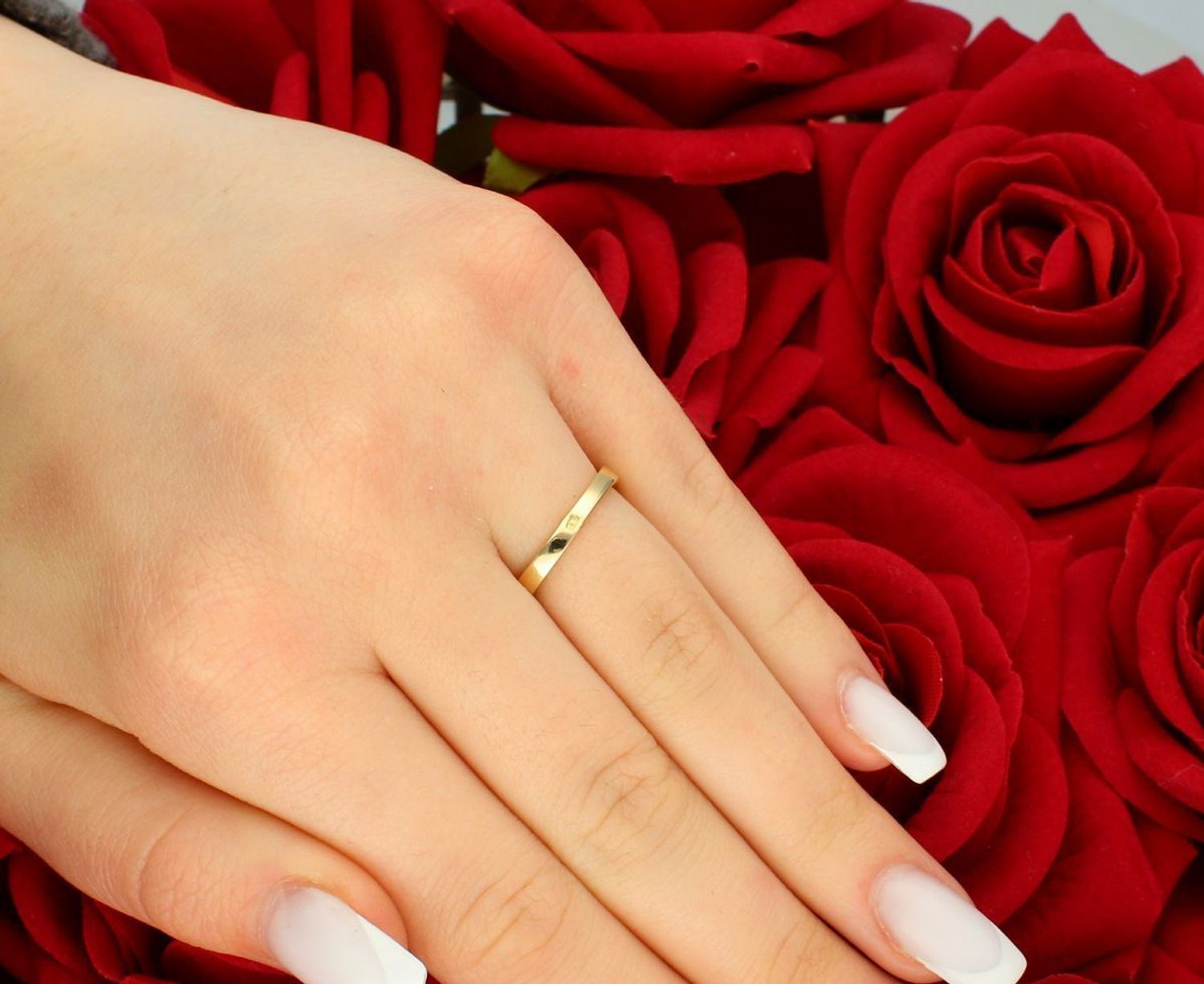 Pierścionek damski złoty rozmiar 12, próba 585 z kolorowymi cyrkoniami PI 6511A 585 Ten delikatny pierścionek damski wykonany ze złota próby 585 zachwyca subtelnością i radosnym akcentem 1.jpg